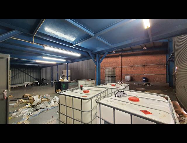 509M² WAREHOUSE TO LET IN SEBENZA